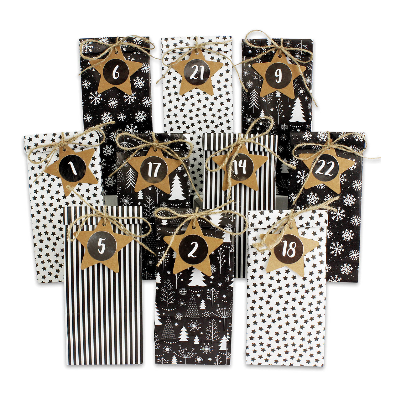 Adventskalender aus Papier/Pappe, 24 bedruckte Tüten mit Etikett, Schwarz, 73tlg. (B/H/T) 24x21x2cm