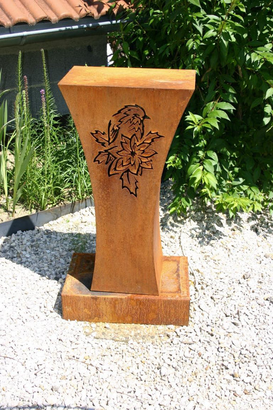 Rostsäule Vogel ohne Schale